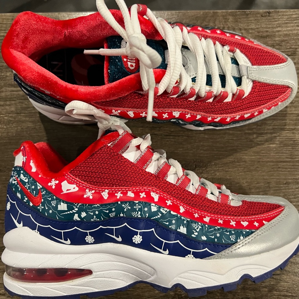 Christmas Edition Nike 95s
